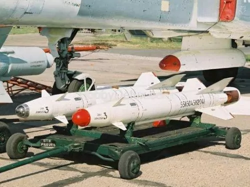 Тележка для транспортировки боеприпасов с КАБ-1500Л