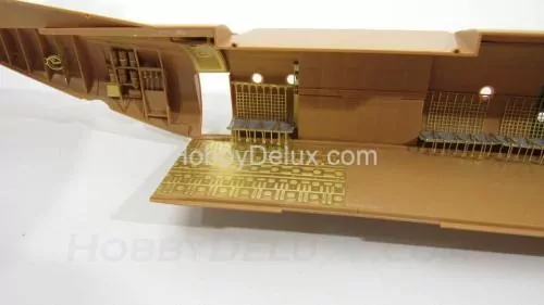 Набор фототравления для С-130 "Геркулес" (десантно-транспортный отсек)