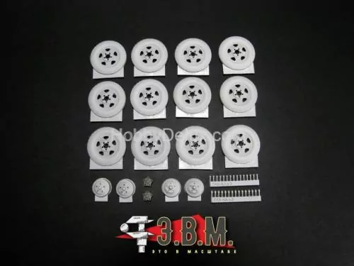 ГАЗ-ААА\БА-3-6-10 колеса &quot;Красный Треугольник&quot; 1/35