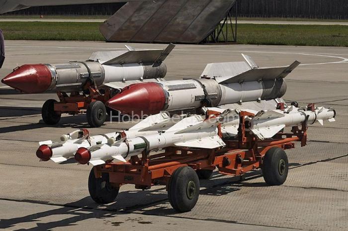 Авиационная управляемая ракета Р-60 класса «Воздух-воздух» AMC32207