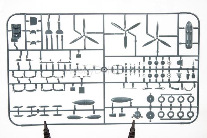 Сборная модель истребителя Bf 109G-2 ED82165