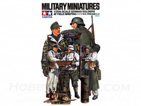 Немецкие солдаты зимой вокруг полевой печки (5 фигур) 35212