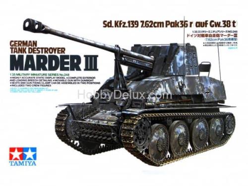 Немецкая противотанковая самоходная установка Marder III с двумя фигурами солдат