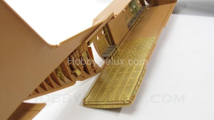 Набор фототравления для С-130 "Геркулес" (десантно-транспортный отсек) МД072268