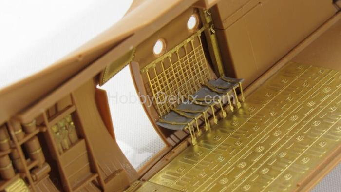 Набор фототравления для С-130 "Геркулес" (десантно-транспортный отсек) МД072268