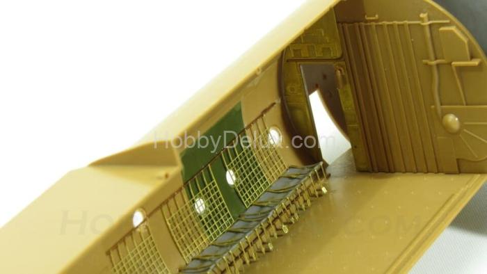 Набор фототравления для С-130 "Геркулес" (десантно-транспортный отсек) МД072268