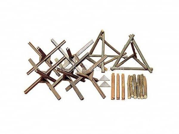 Набор противотанковых ежей и деревянных заграждений 35027