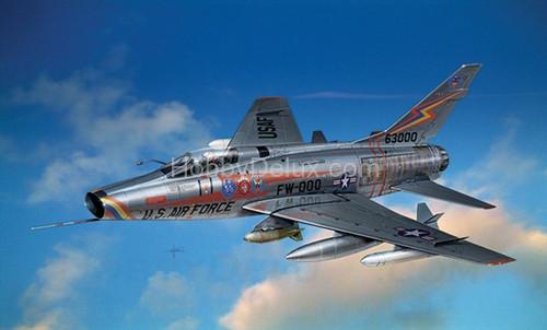 Молель самолета F-100 D Super Sabre IT1299