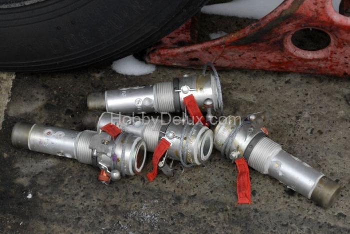 АВУ универсальный авиационный взрыватель (в комплекте четыре взрывателя). AMC48099