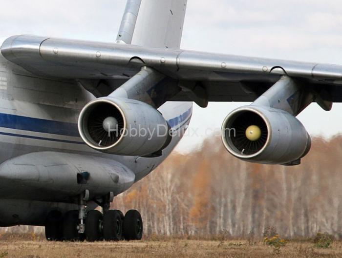 Входной канал воздхозаборника и КНД двигателя Д-30КП AMG72040