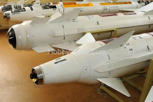 Авиационная управляемая ракета Х-29Л с пусковой АКУ-58-1