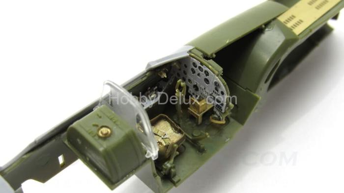 Советский штурмовик Ил-2 + набор цветного фототравления на кабину ZV4825_1