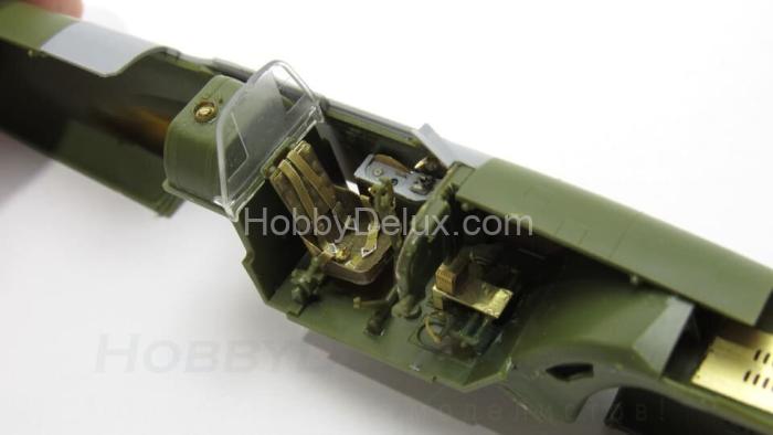 Советский штурмовик Ил-2 + набор цветного фототравления на кабину ZV4825_1