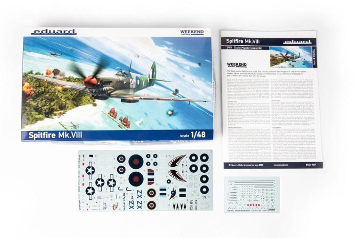 1/48 Британский истребитель Spitfire Mk.VIII (Weekend Edition) 84154