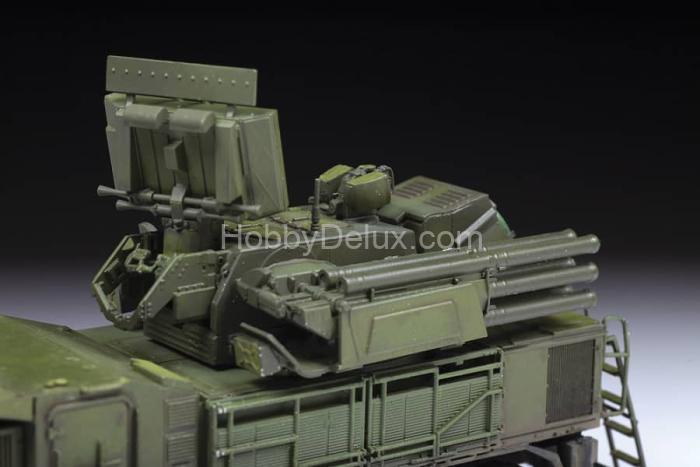 Российский самоходный зенитный ракетно-пушечный комплекс Панцирь-С1 ZV5069