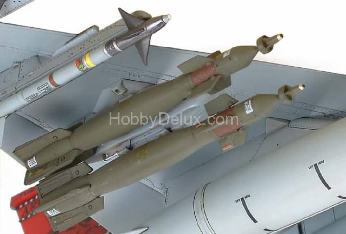 Истребитель Lockheed Martin F-16C Tamiya  61101