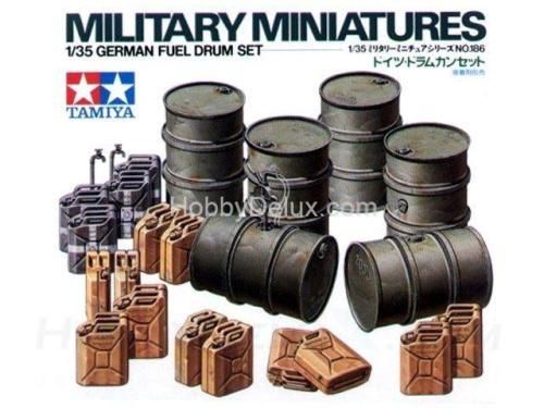 Немецкие 200л бочки для топлива (6 шт.), 20л канистры для воды и топлива