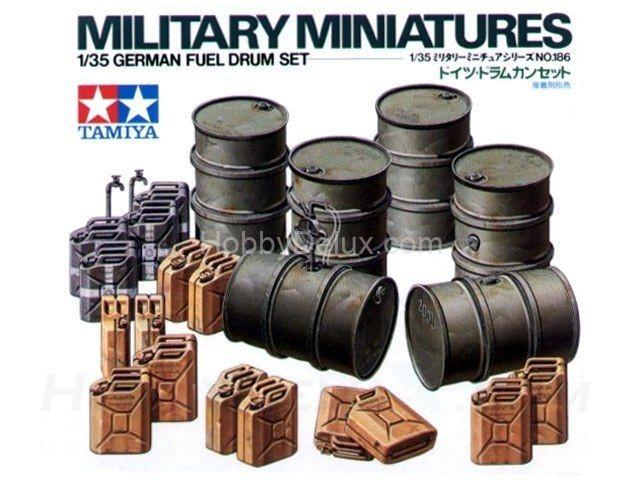 Немецкие 200л бочки для топлива (6 шт.), 20л канистры для воды и топлива 35186