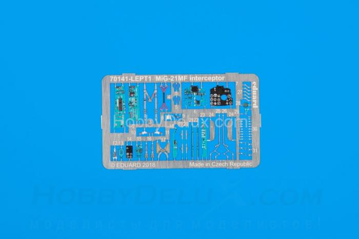 Советский реактивный истребитель МиГ-21МФ ED70141