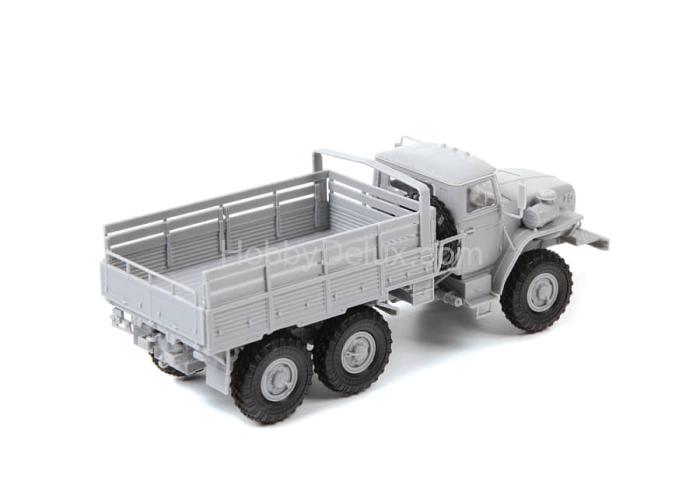 Российский армейский грузовик «Урал-4320» ZV5050