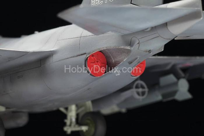 Российский легкий бомбардировщик Як-130 ZV4818