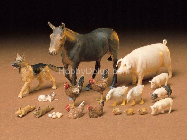 Фигурки животных (гуси, куры, свиньи, собака, осел и кролики) 18 фигур 35128