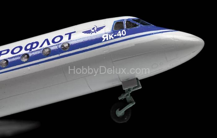 Турбореактивный пассажирский самолет Як-40 ZV7030