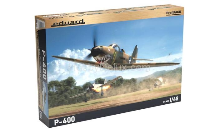 Модель самолета P-400 8092