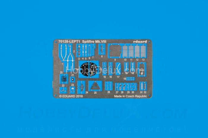Британский истребитель Spitfire Mk.VIII. ED70128