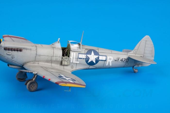 Британский истребитель Spitfire Mk.VIII. ED70128