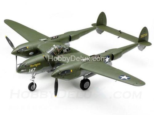Американский самолёт Lockheed P-38F/G Lightning с фигурой пилота