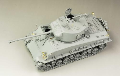 Американский средний танк Sherman M4A3E8 с рабочими траками