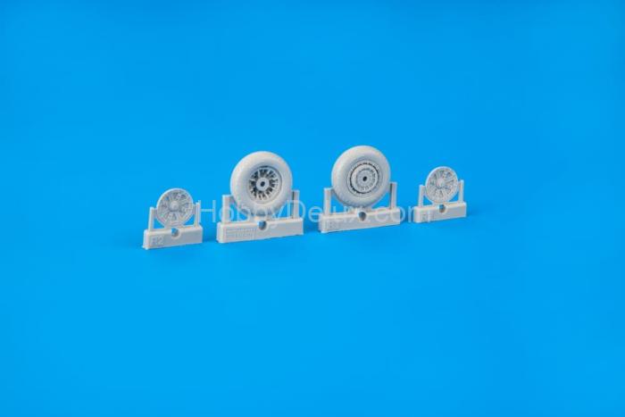 Сборная модель F6F-3 ProfiPACK ED8227