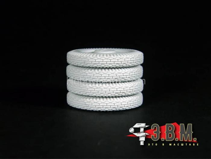 ГАЗ-АА колеса "Красный Треугольник" 1/35 RS35017