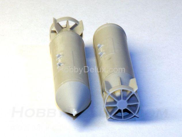 РБК-500 БЕТАБ, разовая бомбовая кассета калибра 500 кг в снаряжении бетонобойными боевыми элементами (в комплекте две РБК-500). AMC48026