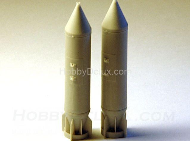 РБК-500 БЕТАБ, разовая бомбовая кассета калибра 500 кг в снаряжении бетонобойными боевыми элементами (в комплекте две РБК-500). AMC48026