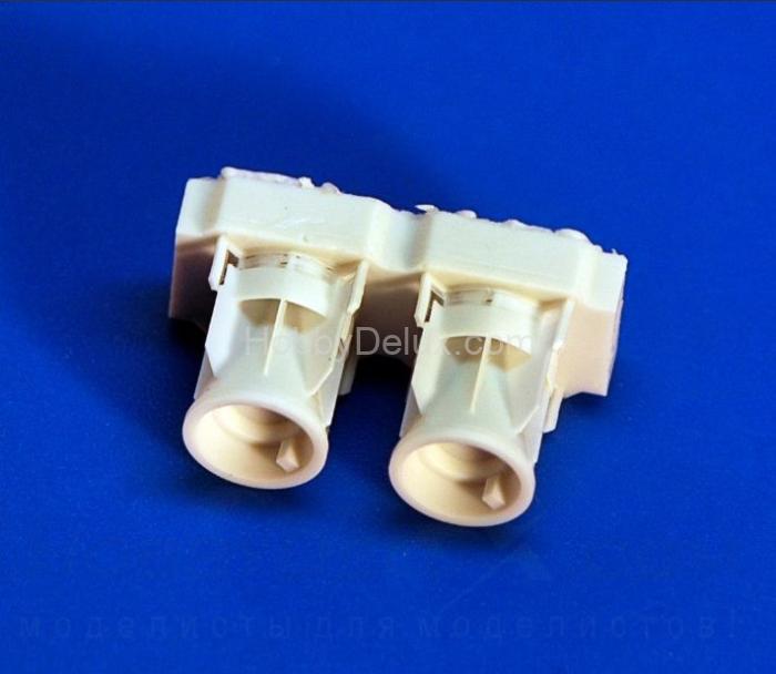 РБК-500 АО-2,5 РТМ, разовая бомбовая кассета калибра 500 кг без носового обтекателя (в комплекте две РБК-500). AMC48027-1