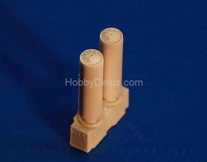 РБК-500 АО-2,5 РТМ, разовая бомбовая кассета калибра 500 кг без носового обтекателя (в комплекте две РБК-500). AMC48027-1