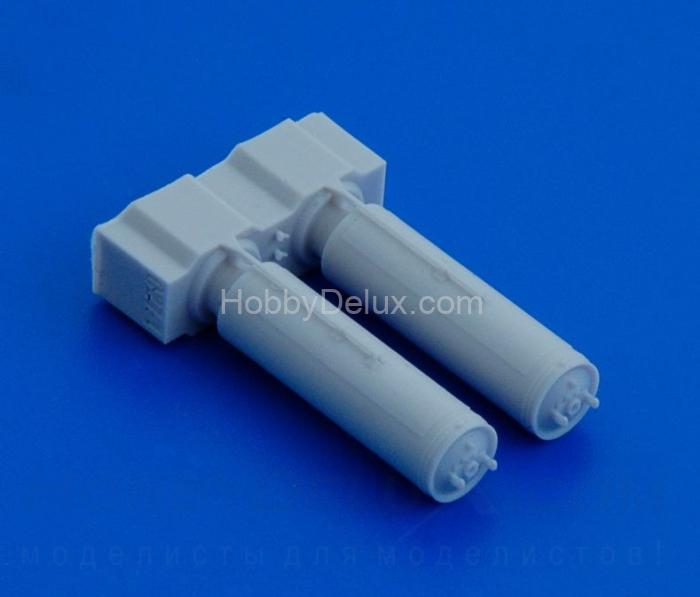 РБК-500 АО-2,5 РТМ, разовая бомбовая кассета калибра 500 кг без носового обтекателя (в комплекте две РБК-500). AMC48027-1