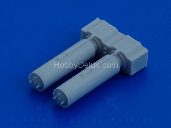 РБК-500 АО-2,5 РТМ, разовая бомбовая кассета калибра 500 кг без носового обтекателя (в комплекте две РБК-500). AMC48027-1